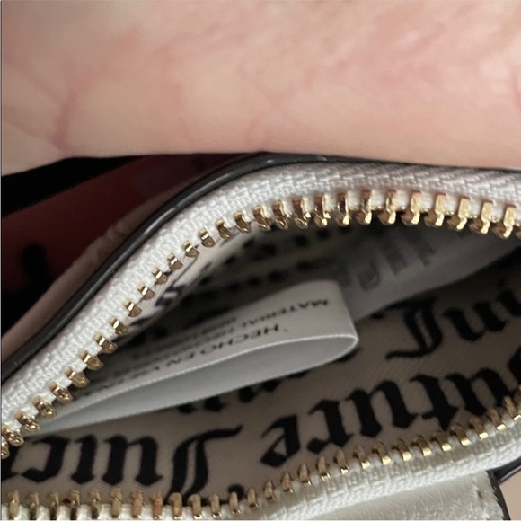 Juicy Couture White Key & Card Holder - Picture 5 of 7